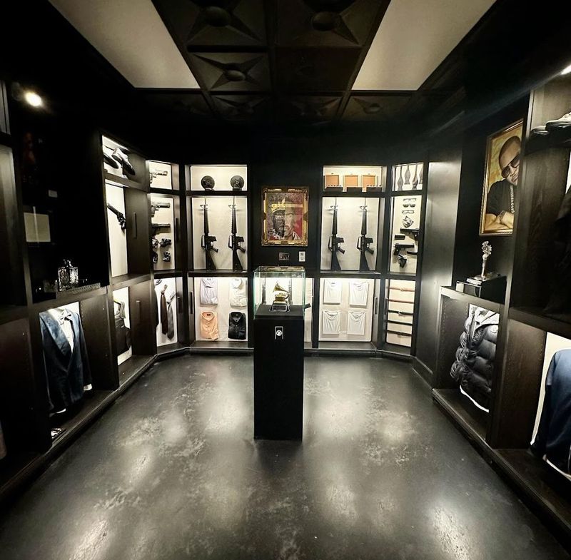 You Can Actually Escape A Trap House In Atlanta's Georgia First Trap-Themed Escape Room And Museum - Decor Hint Sip and Trap Thursdays for a Grown-Up Night Out