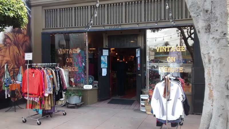 This Small Los Angeles, California Vintage Shop Has More Character Than Stores Twice Its Size - Decor Hint Weekend Hours Worth Planning Around