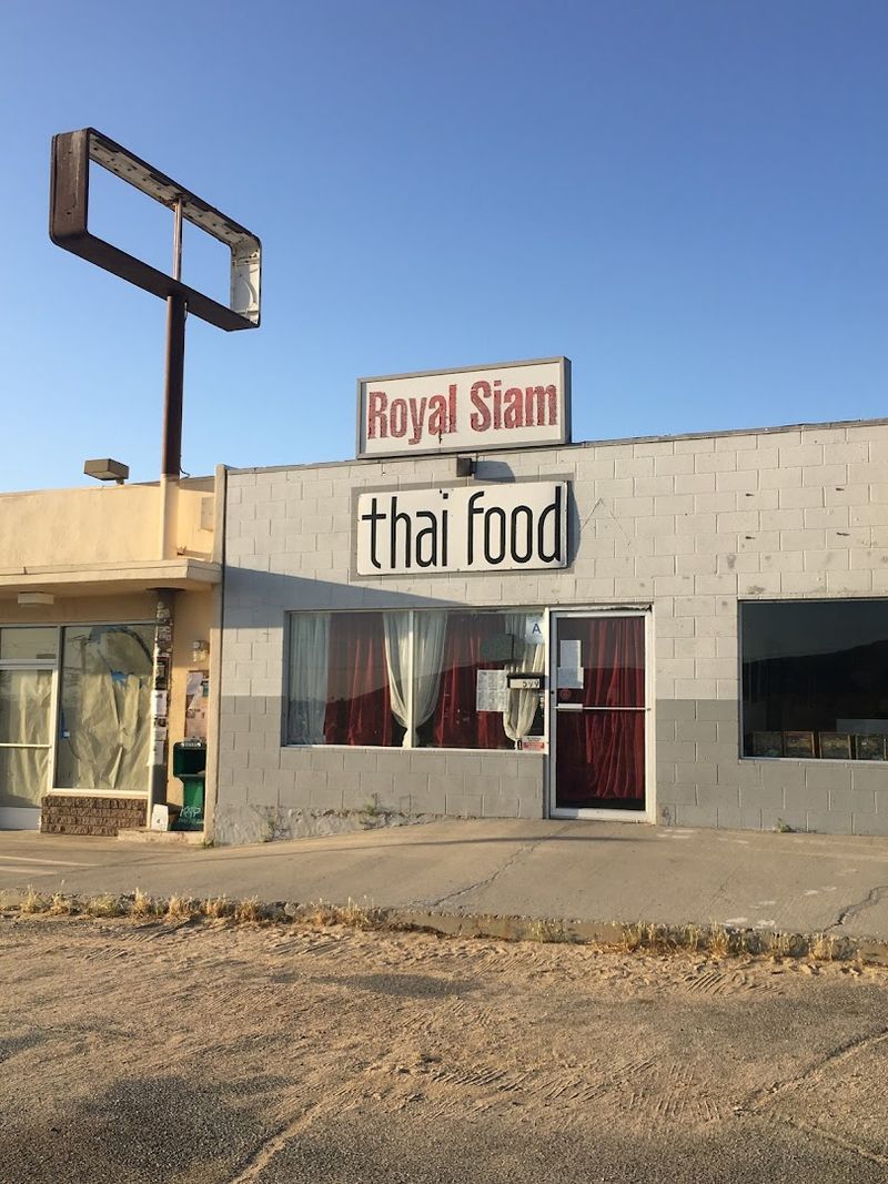 9 Off-The-Grid Joshua Tree, California Restaurants You'll Absolutely Love - Decor Hint Royal Siam Cuisine Thai Restaurant