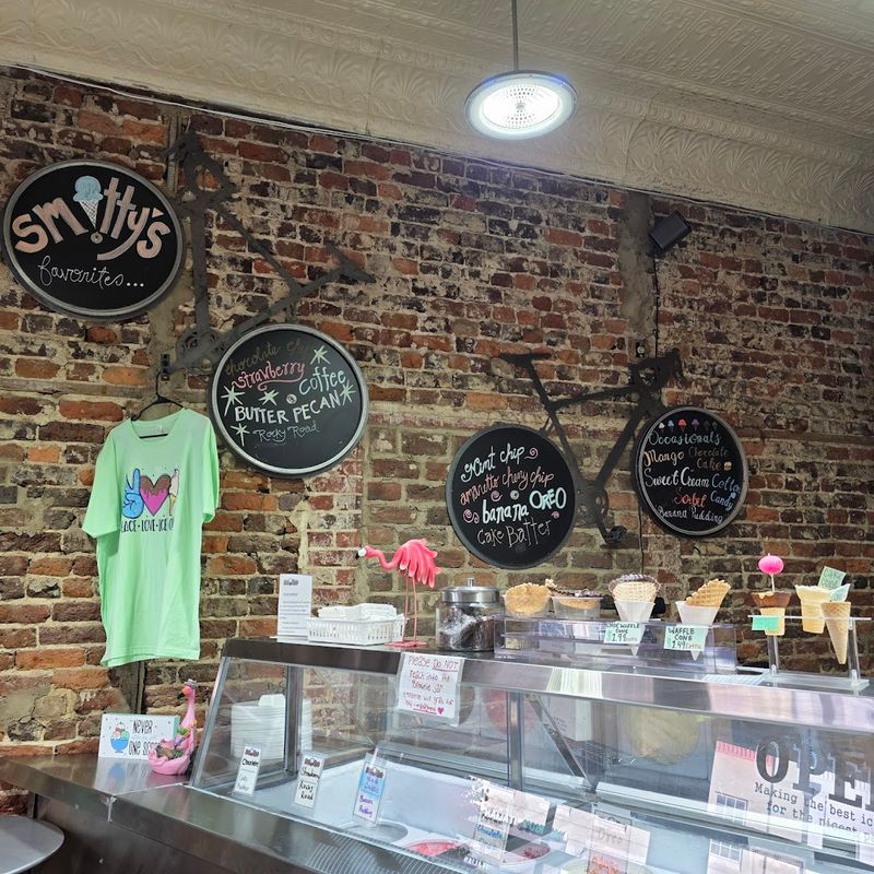 15 Ice Cream Shops In North Carolina Locals Love For A Sweet Treat - Decor Hint Smitty's Ice Cream, Greensboro, NC