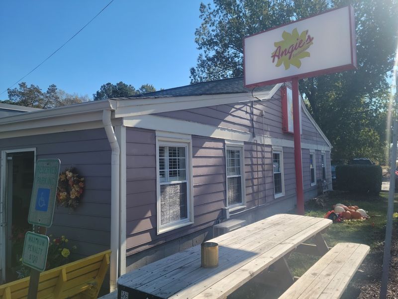 1. Angie's Restaurant