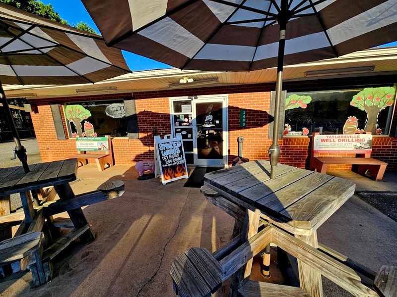 Apple City BBQ, Taylorsville