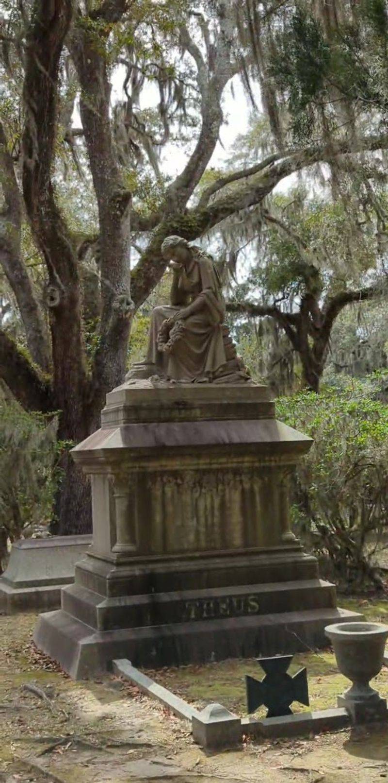 This Haunted Landmark Bonaventure Cemetery Savannah Georgia Draws Thousands - Decor Hint Cultural and Artistic Destination