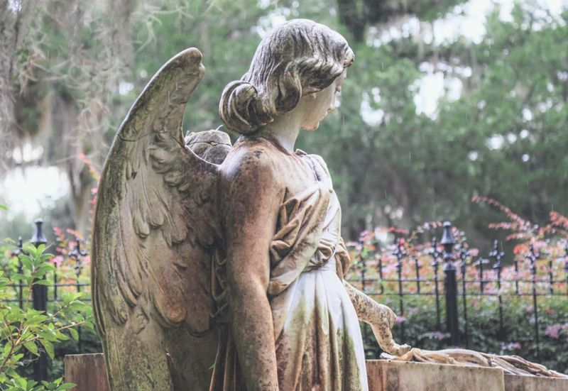 This Haunted Landmark Bonaventure Cemetery Savannah Georgia Draws Thousands - Decor Hint The Historic 1917 Jewish Section Chapel