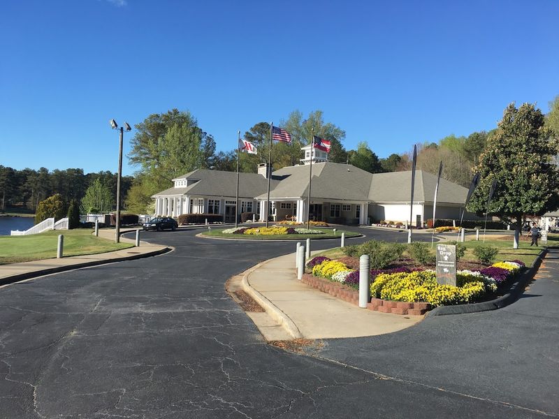 The Fried Grouper And Loaded Nachos Are Just As Delicious As The Views At This Stone Mountain Restaurant Georgia - Decor Hint Seasonal Menu Items That Give Regulars a Reason to Return
