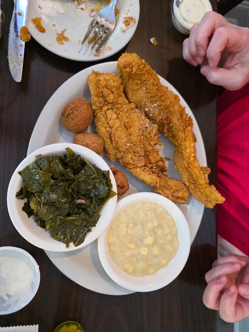 This Cozy Blue Ridge Restaurant In Georgia Is The Definition Of Southern Charm - Decor Hint Fresh, Locally Sourced Ingredients Make a Noticeable Difference