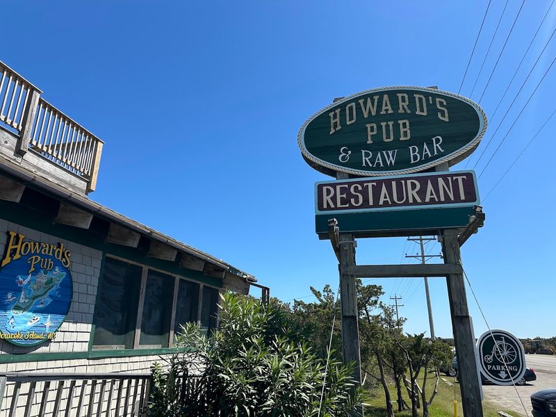 Howard's Pub And Raw Bar, Ocracoke