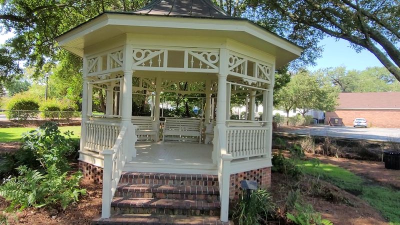This Thomasville Attraction In Georgia Has A Limb Span Wider Than A Football Field - Decor Hint The Public Park Setting and Victorian Gazebo