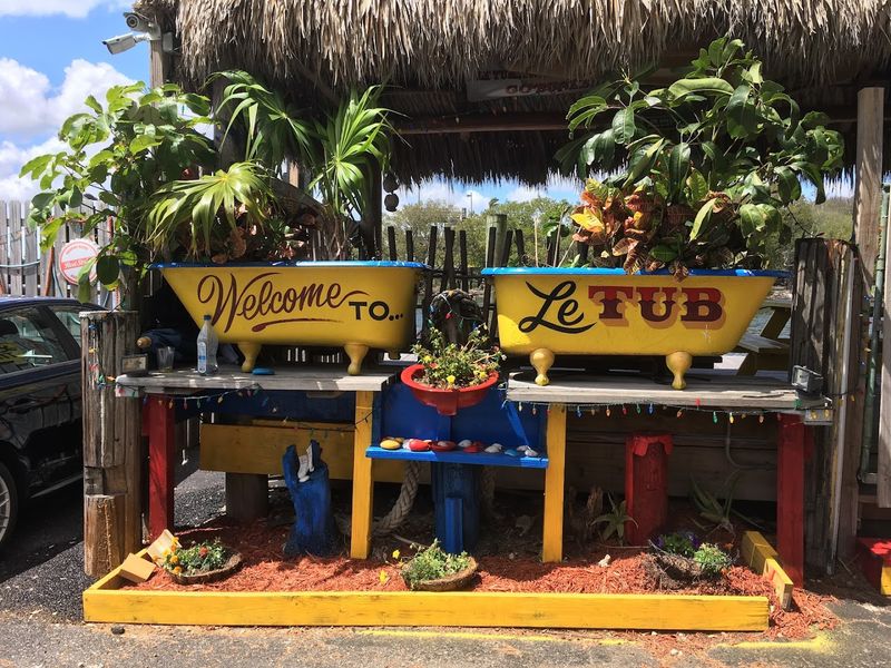 13 Florida Unusual Restaurants You Have To See To Believe - Decor Hint Le Tub, Hollywood