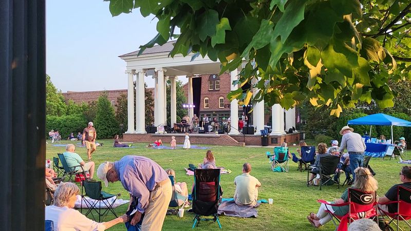 This Historic Small Town In Georgia Is Perfect For Relaxing Weekend Getaways - Decor Hint Vibrant Parks and Green Spaces