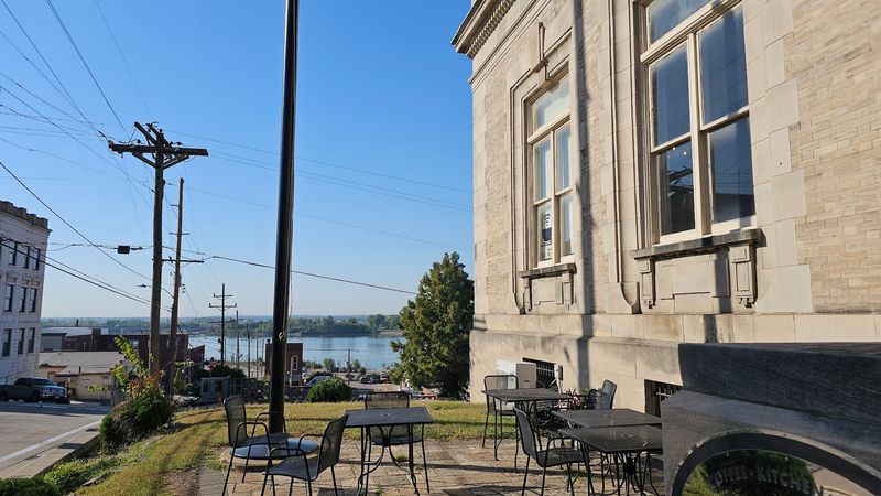 These 10 Mississippi River Cafés Are Worth Pulling Over For - Decor Hint Post Commons