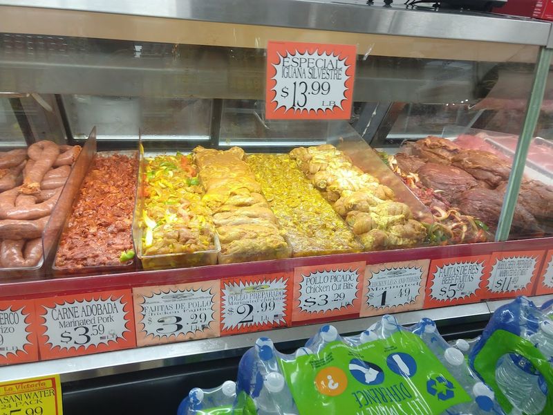 La Riviera Supermercado, Sacramento