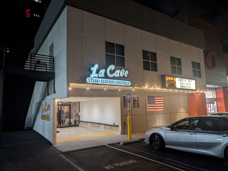 14 California Eateries So Unusual They Are Worth Visiting - Decor Hint La Cave Restaurant, Costa Mesa