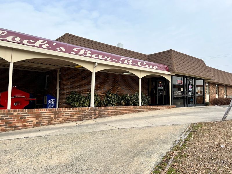 These North Carolina Restaurants Serve Southern Comfort Food That Feels Like Home - Decor Hint Bullock's Bar-B-Cue, Durham