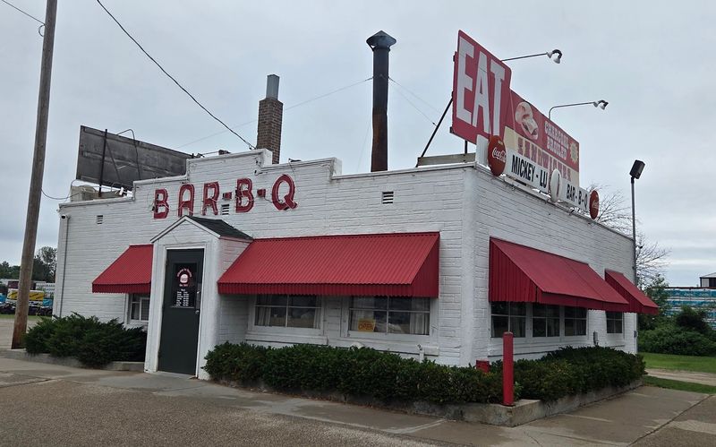 Mickey-Lu Bar-B-Q