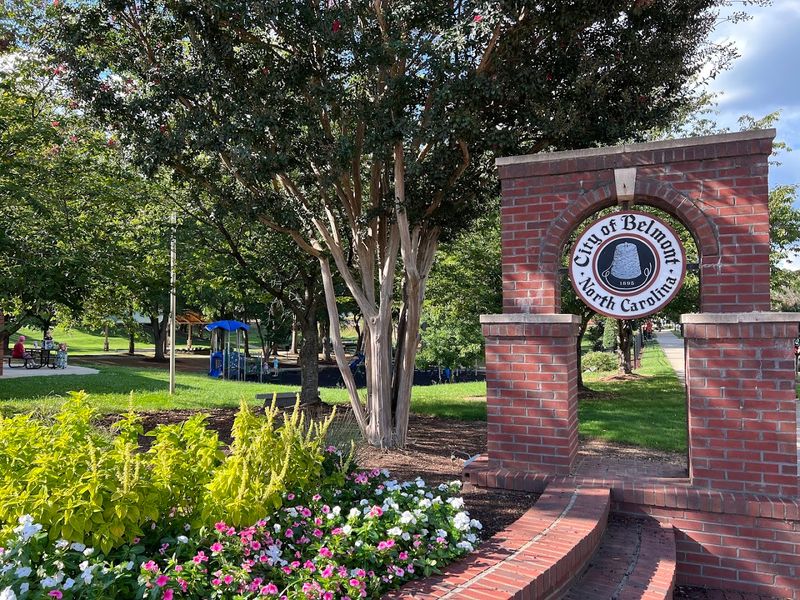 The Best Easter Egg Hunts In North Carolina Parks And Gardens This Spring - Decor Hint Stowe Park, Belmont