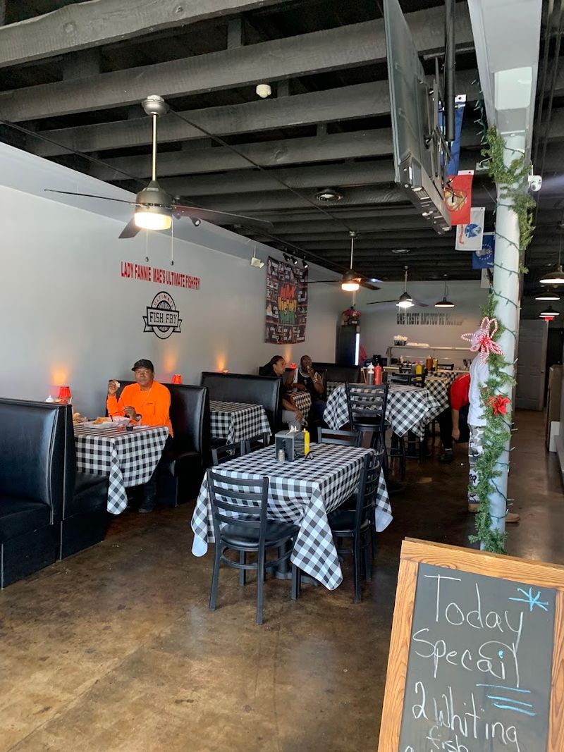 Lady Fannie Mae's Ultimate Fish Fry, Fairburn