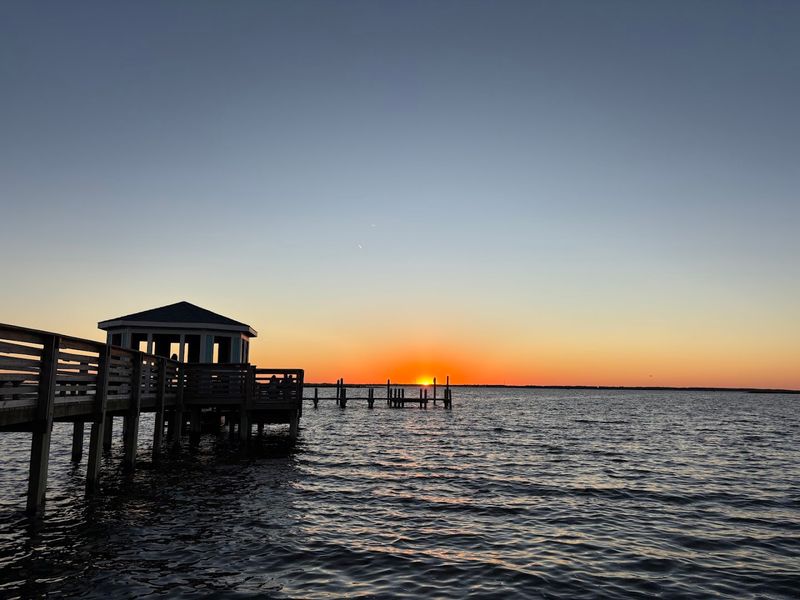 Miller's Waterfront Restaurant, Nags Head