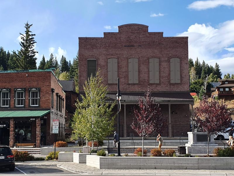 The 12 Best Small Towns in California Worth Paying A Visit In 2026 - Decor Hint Truckee