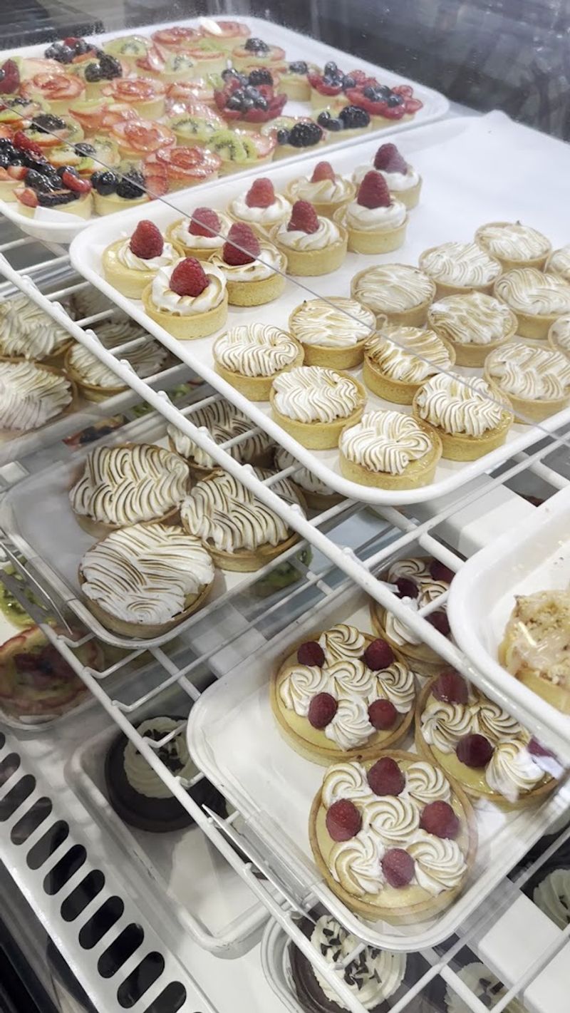 North Carolina Bakery Where The Shelves Rarely Stay Full Past 10 A.M. - Decor Hint Art In Every Corner