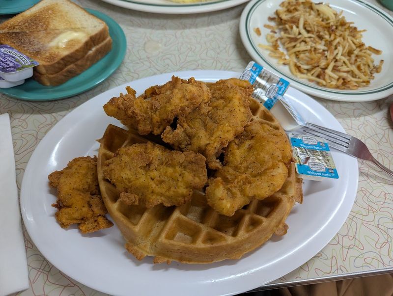 This 1950s Time-Capsule Diner In Atlanta Georgia Serves Lemon Icebox Pie Worthy Of Movie Fame - Decor Hint All-Day Breakfast