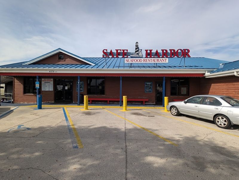 Safe Harbor Seafood Restaurant, Atlantic Beach