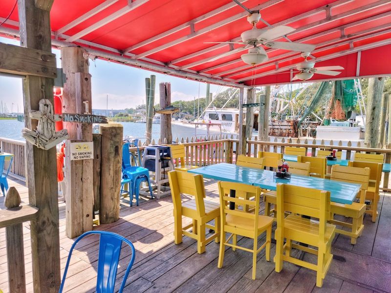 Top 9 North Carolina Seafood Spots You Can't Miss - Decor Hint Fishy Fishy Cafe, Southport