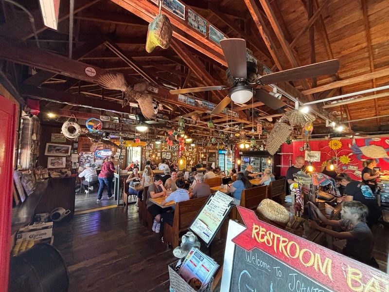 13 Florida Unusual Restaurants You Have To See To Believe - Decor Hint Joanie’s Blue Crab Cafe, Ochopee