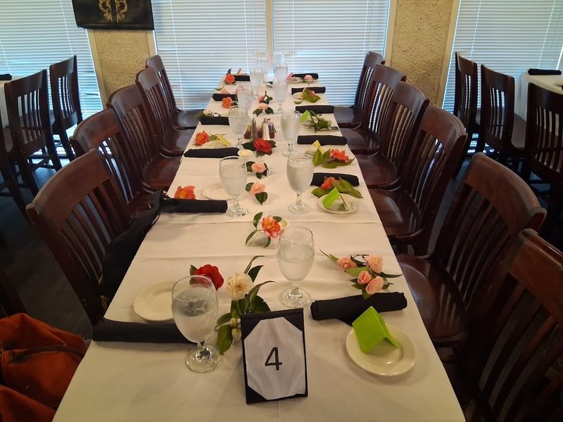 Live Music Evenings That Elevate the Experience