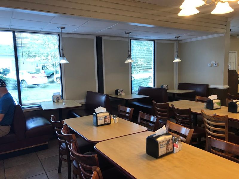 15 Georgia Fried Chicken Buffets That Keep Locals Coming Back - Decor Hint Johnboy's Home Cooking