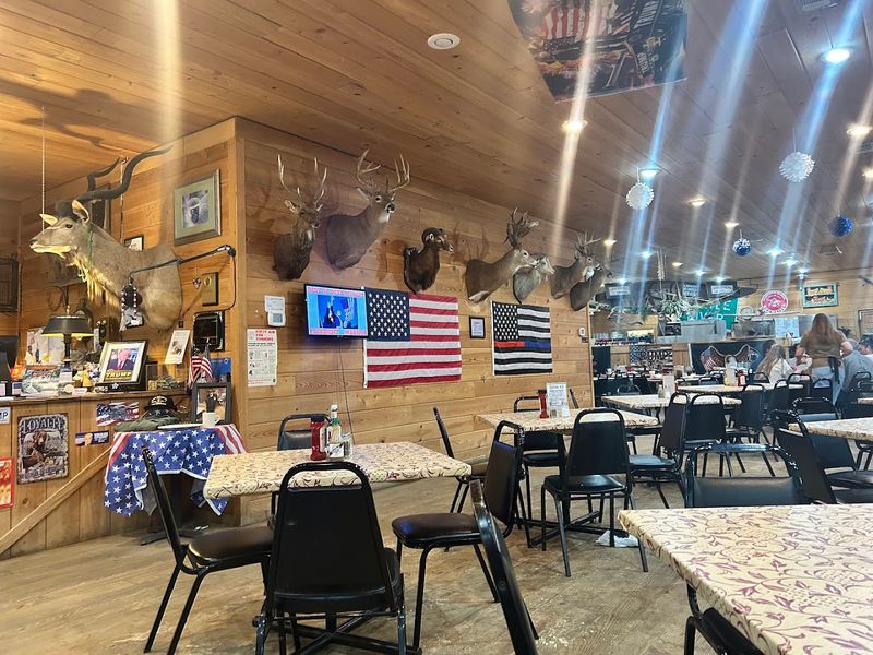 Rustic Hunting Lodge Atmosphere That Feels Like Home