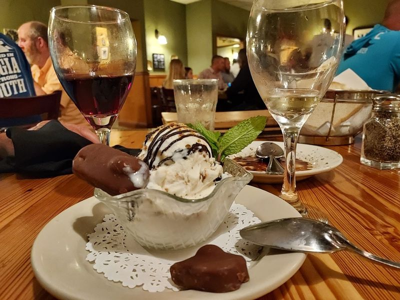 Glowing Reviews From Diners Who Keep Coming Back