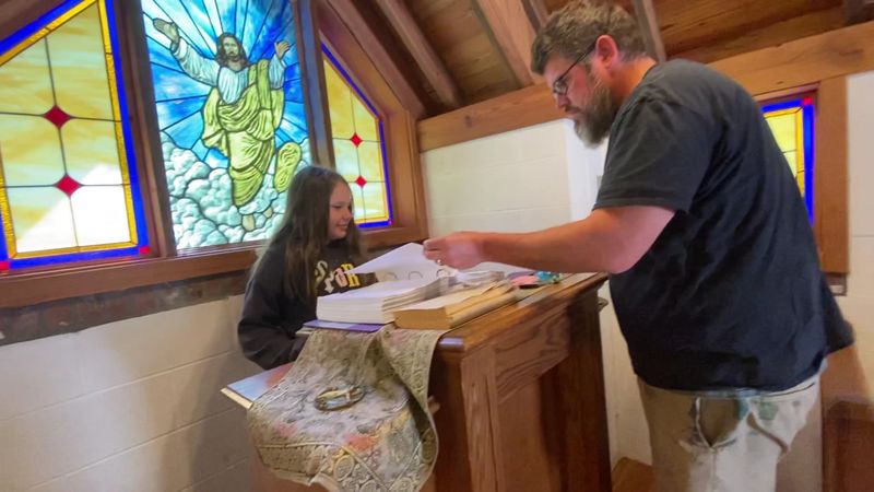 This Georgia Landmark Is Famous For Being The Smallest Church In America - Decor Hint Non-Denominational Services Every Third Sunday