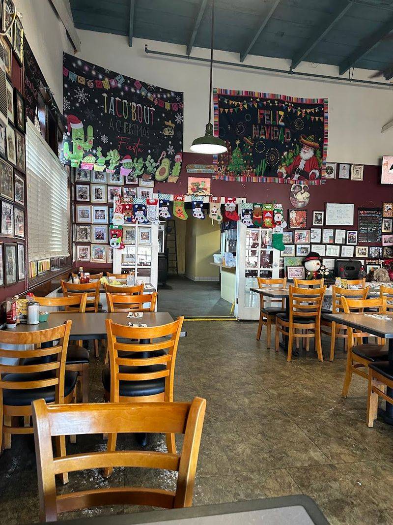 Rey's Little Kitchen: The On-Site Restaurant