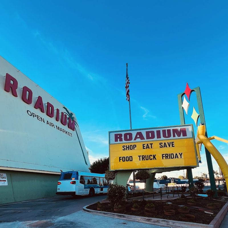 This 15-Acre California Flea Market Has Deals So Good, You'll Need A Bigger Car - Decor Hint The Market Was Once A Drive-In Theater