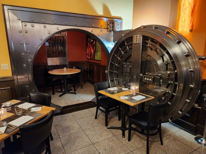 Ohio Has A Restaurant Inside A Historic Bank That Is Worth The Trip On Its Own - Decor Hint The Private Dining Option