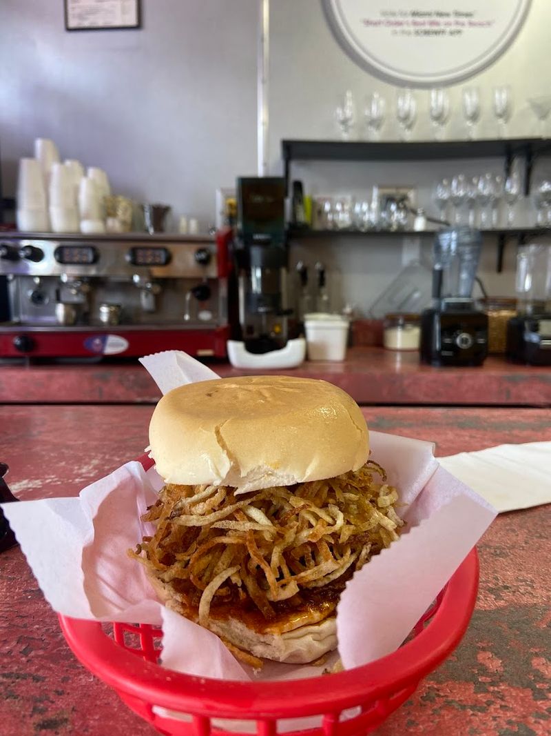 14 Iconic Hidden Florida Spots Locals Refuse To Share - Decor Hint El Mago De Las Fritas, West Miami