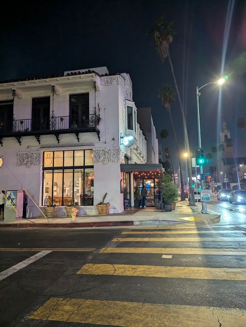 People Are Raving Over The Mouth-Watering Steaks At This Art Deco Restaurant In California - Decor Hint The Address And Location