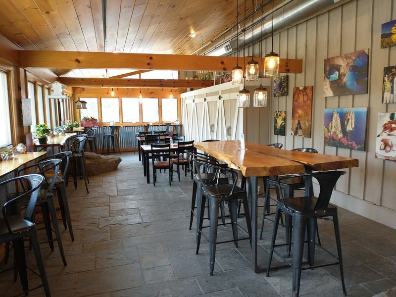 On-Site Cafe with Farm-Fresh Fare