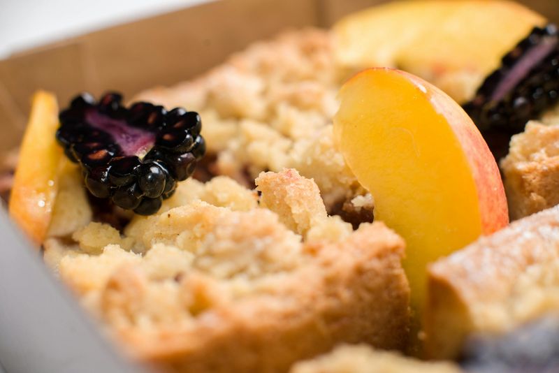 15 Must-Have Wedding Foods In Georgia That Everyone Expects To See - Decor Hint Peach Cobbler