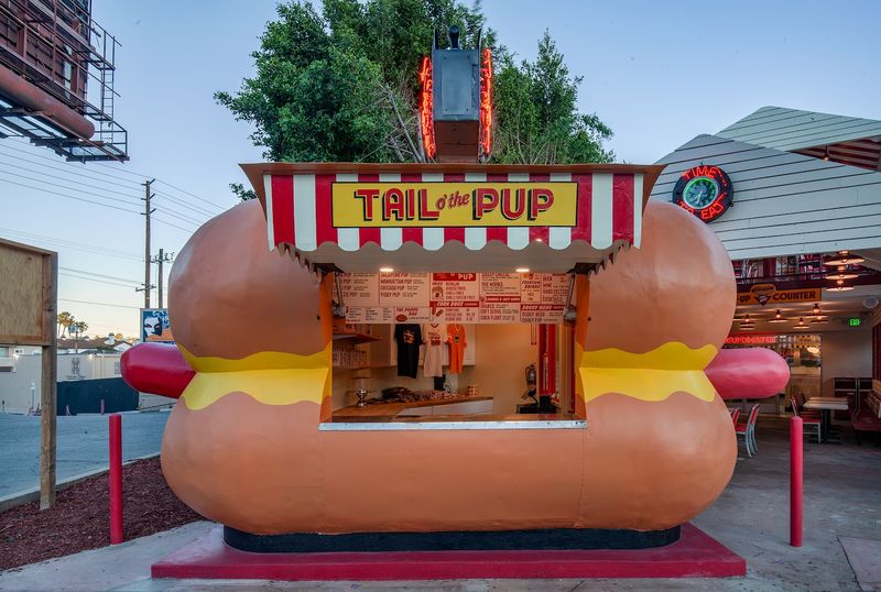 Tail O' the Pup – West Hollywood