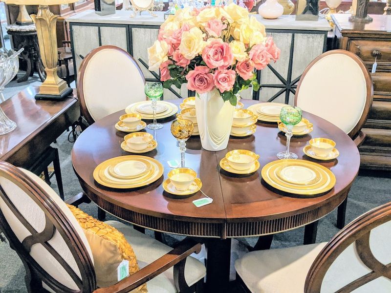 You Could Spend Hours Inside These North Carolina Vintage Markets And Still Feel Like You Missed Something - Decor Hint The Ivy Cottage