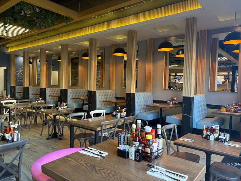 This Breakfast Spot In Mountain View, California Is A 2026 Must-Visit For Creative Morning Plates - Decor Hint The Atmosphere Inside The Restaurant