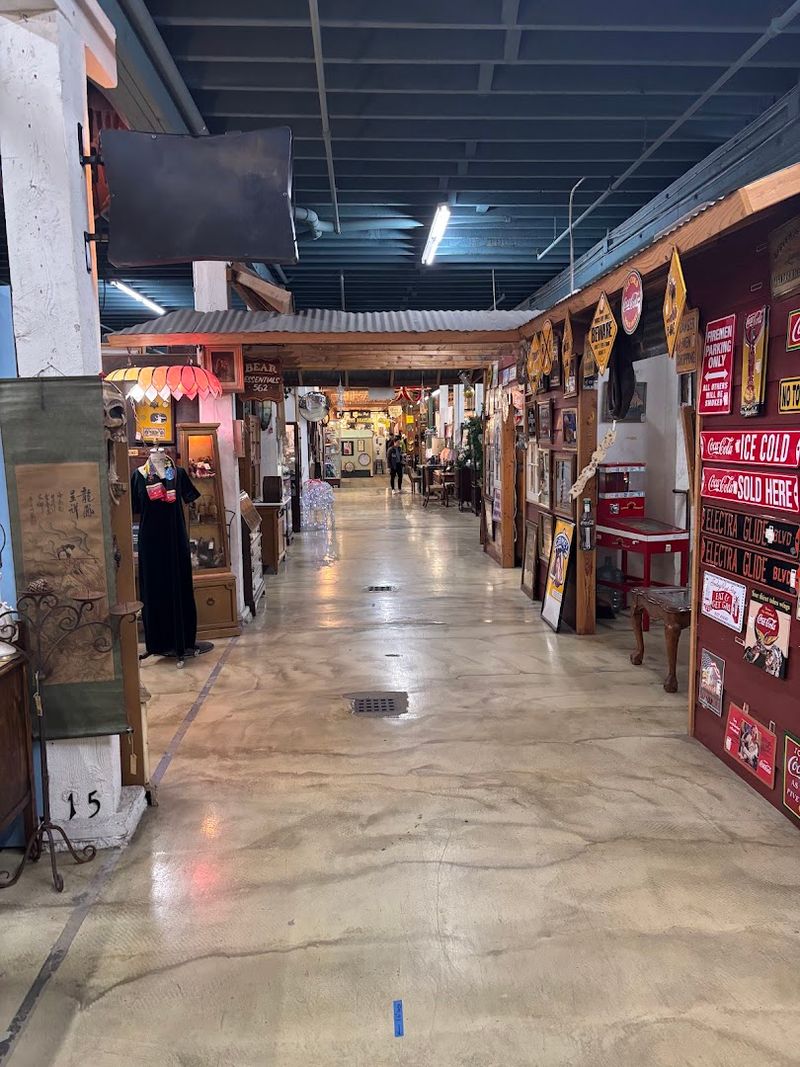 Why King Richard's Antique Center Is Worth A Full-Day Visit