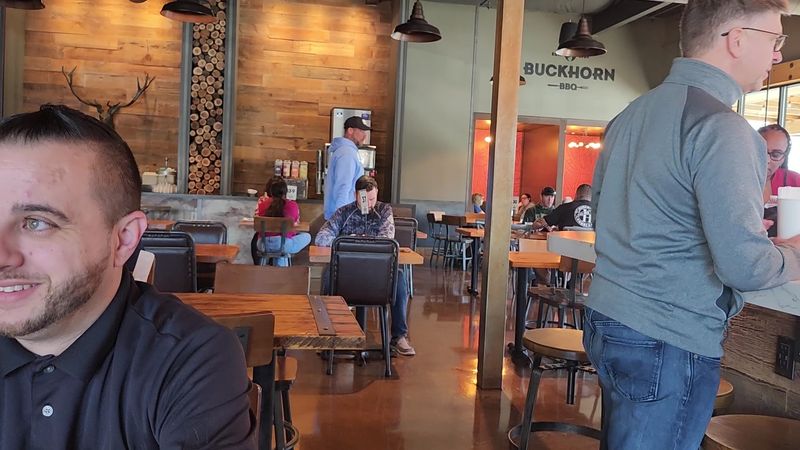 This Sacramento, California BBQ Spot Built A Loyal Following With Its Legendary Tri-Tip Plates - Decor Hint The Atmosphere Inside The Dining Room