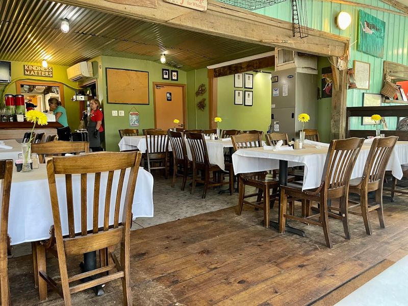 14 Remote Florida Eateries Worth Steering Off The Highway For - Decor Hint Fisherman's Corner, Perdido Key