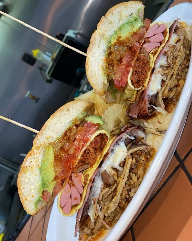 Los Reyes De La Torta