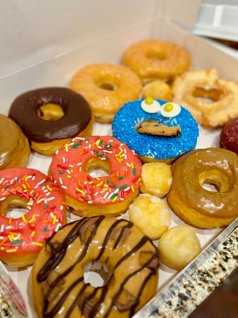 These 13 Georgia Donut Shops Are Gone Before The Morning Crowd Hits - Decor Hint Marietta Donuts #2