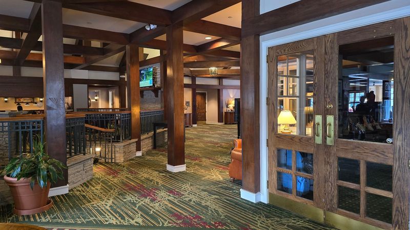 The Fried Grouper And Loaded Nachos Are Just As Delicious As The Views At This Stone Mountain Restaurant Georgia - Decor Hint Friendly, Attentive Service That Guests Consistently Praise