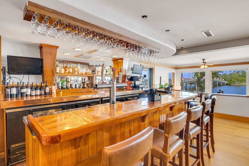 1587 Restaurant & Lounge, Manteo